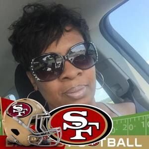 Meet your Posher, Dee